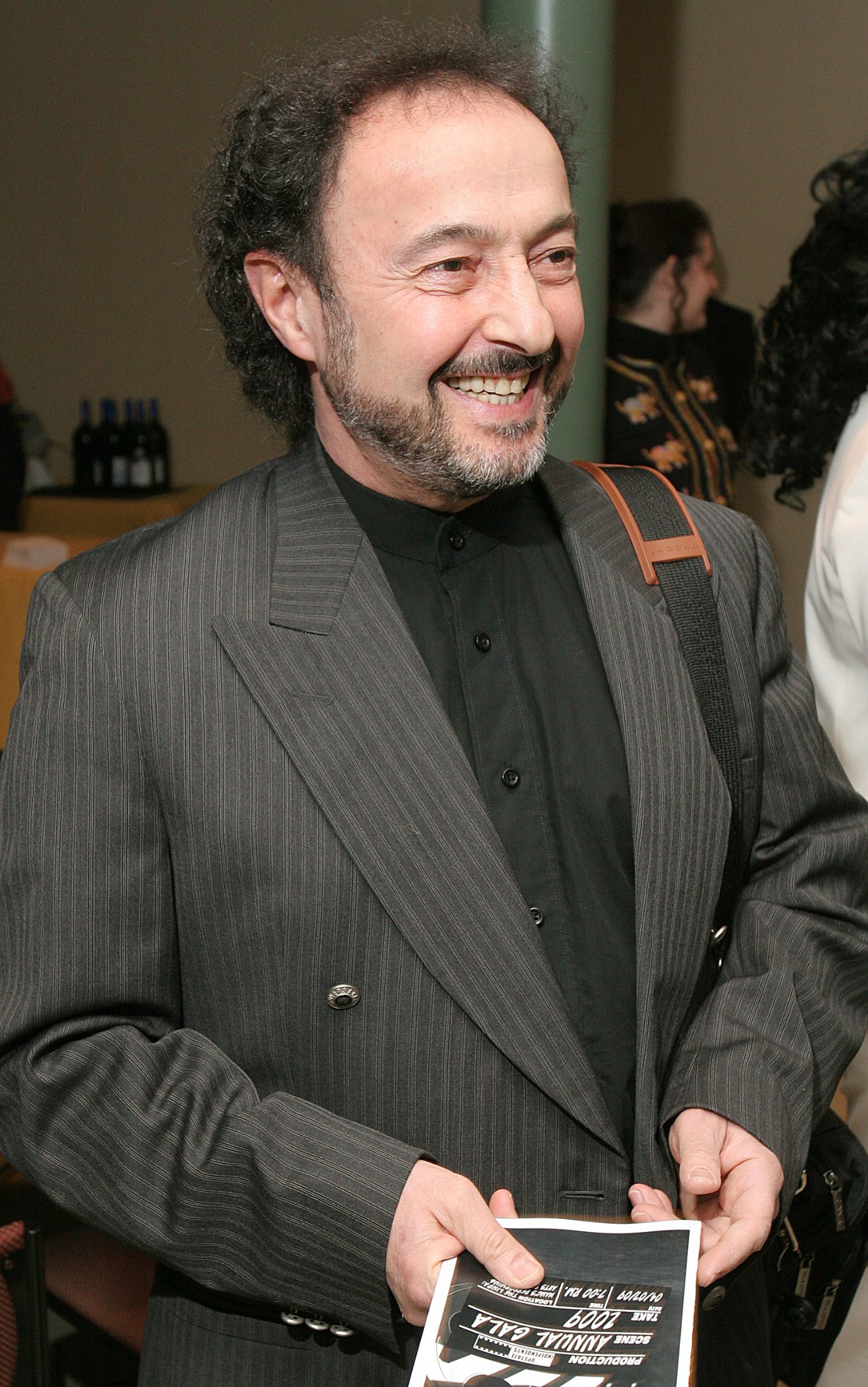 Фото - Yury Tsykun: 1282x2048 / 535 Кб