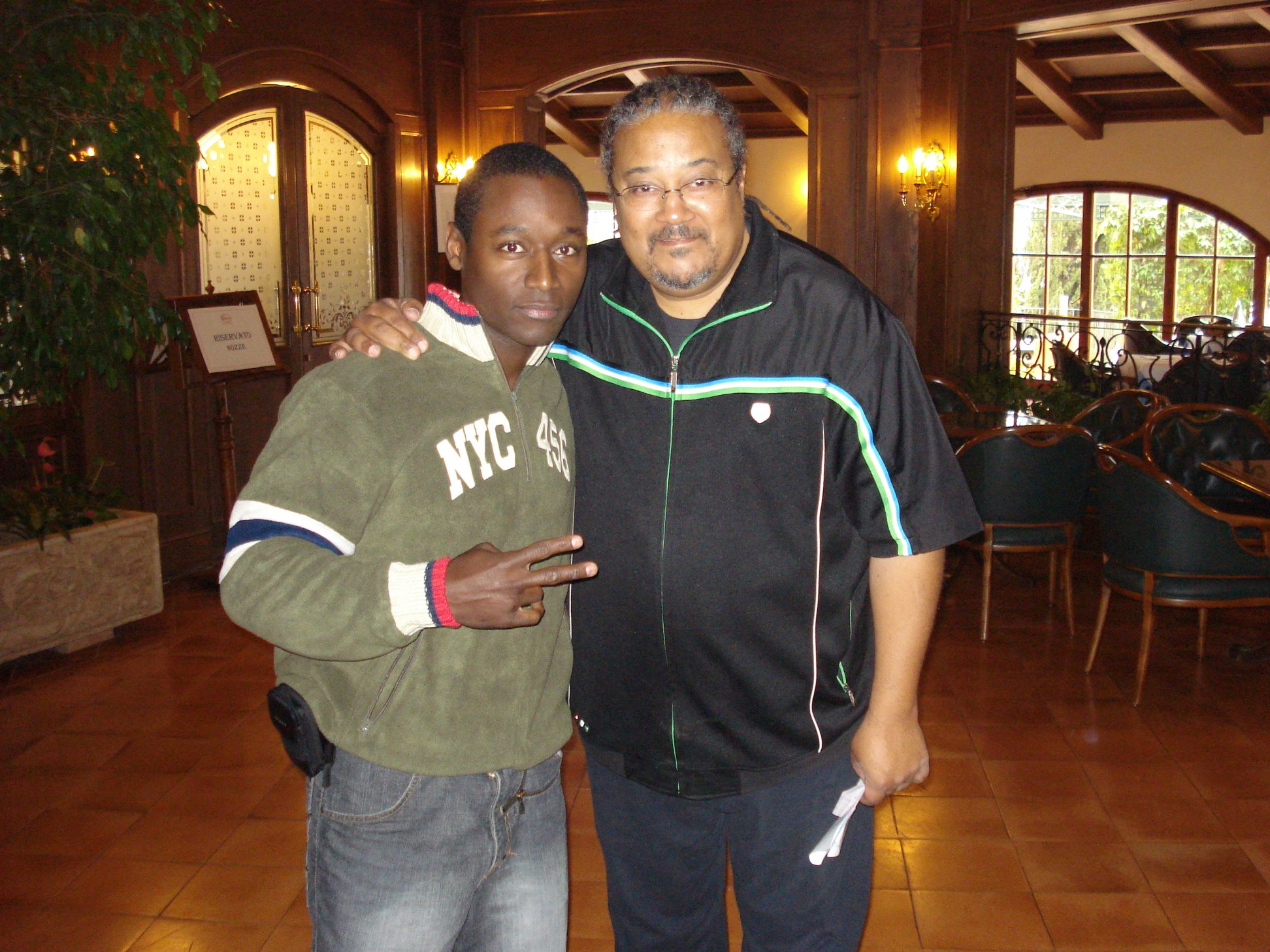 Фото - Usman Sharif: 1944x1458 / 520 Кб