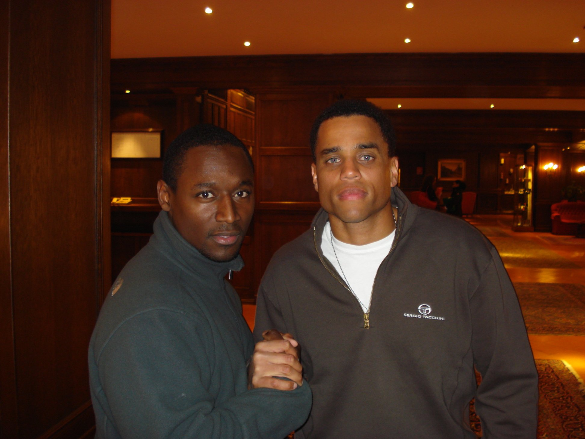 Фото - Usman Sharif: 1944x1458 / 266 Кб