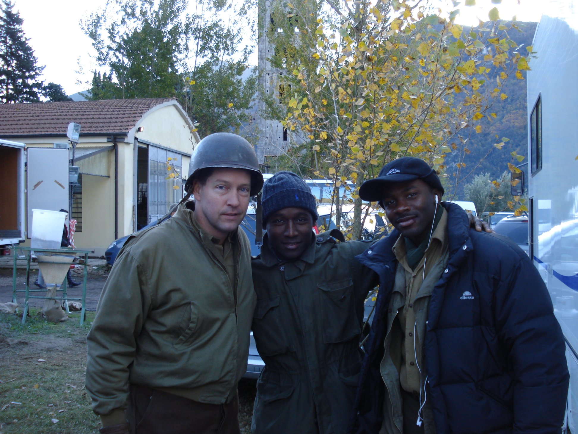 Фото - Usman Sharif: 1944x1458 / 526 Кб