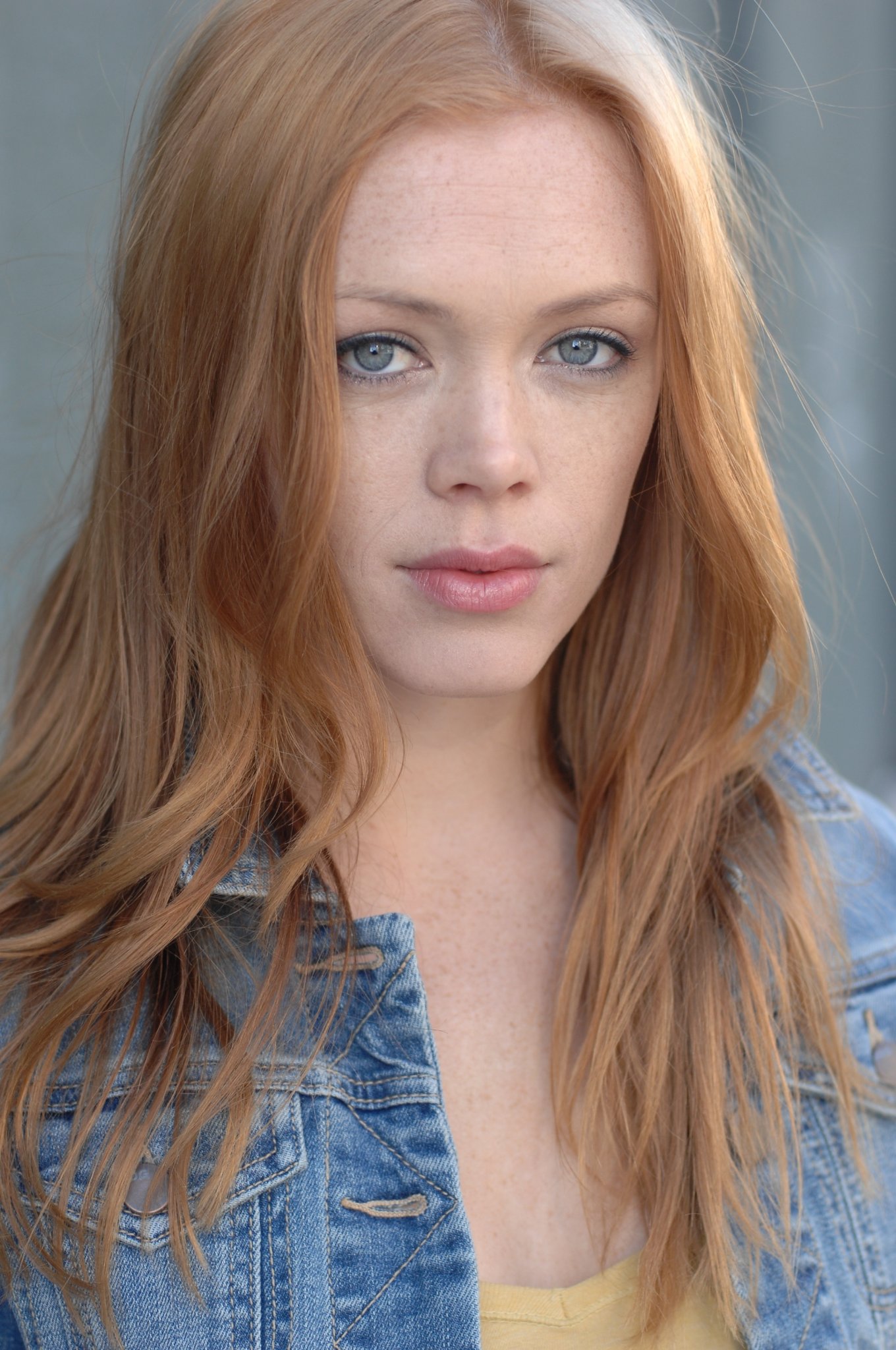 Фото - Cordelia Reynolds: 1360x2048 / 412 Кб