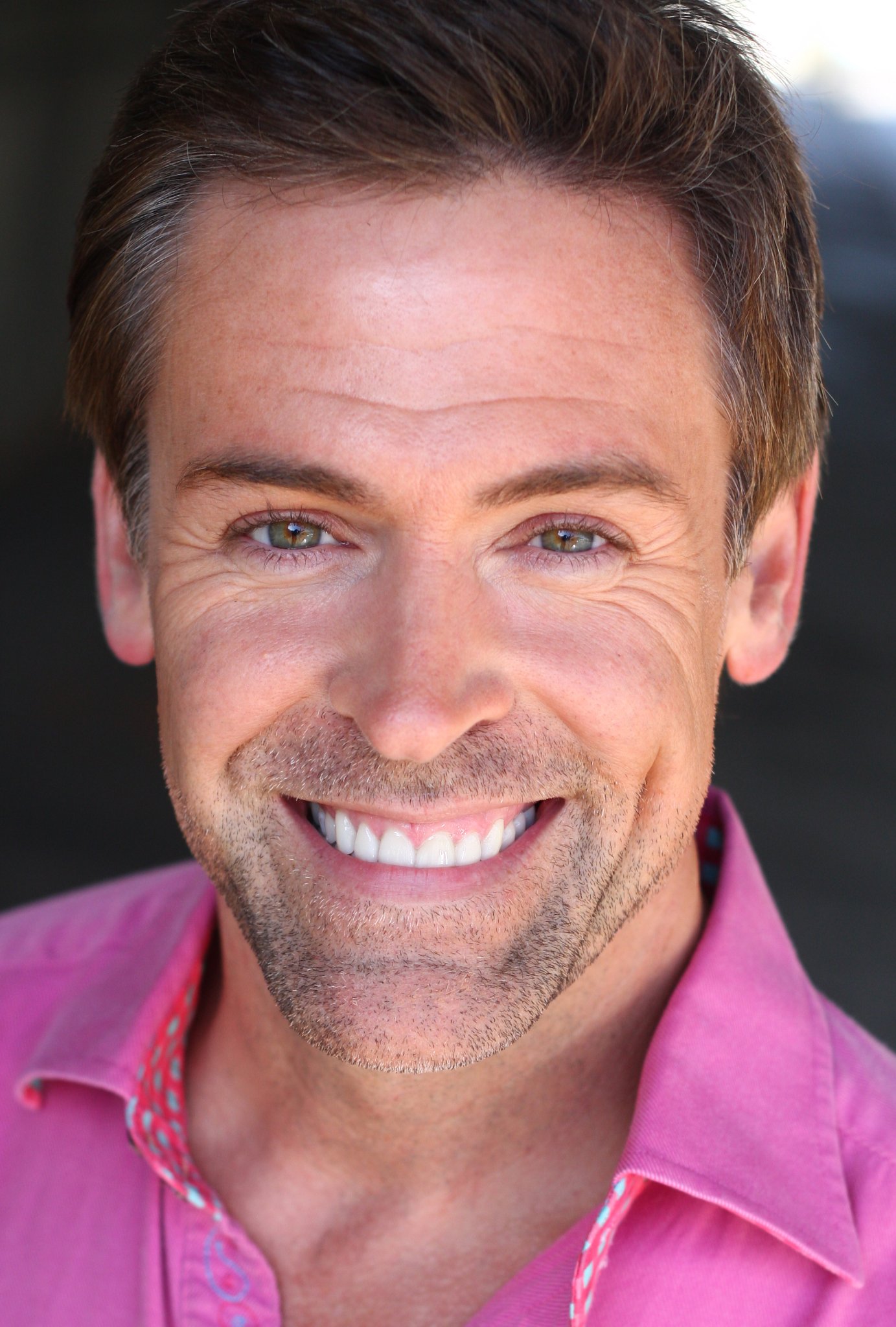 Фото - Marc Raymond: 1383x2048 / 367 Кб