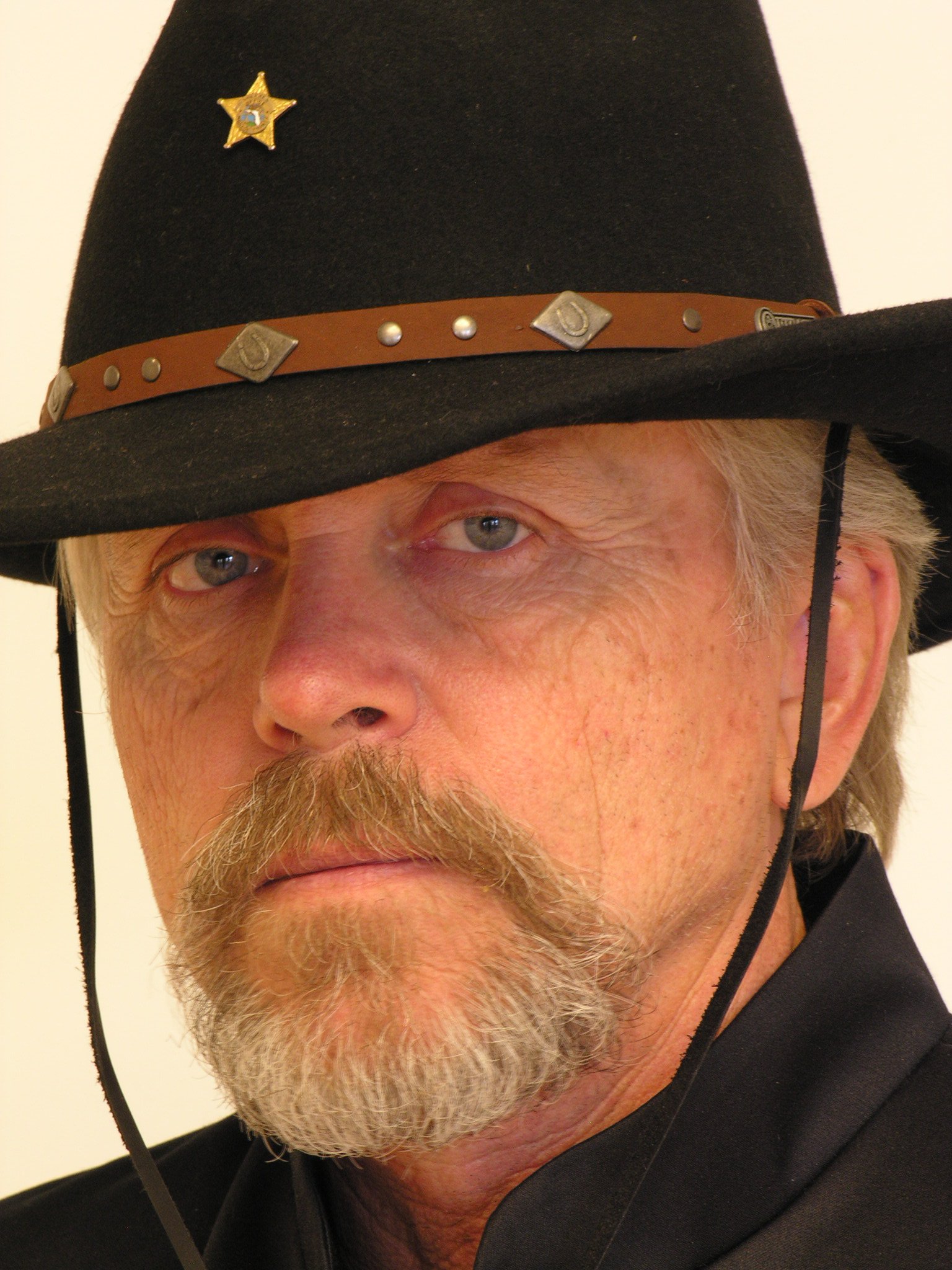 Фото - Z. Ray Wakeman: 1536x2048 / 498 Кб