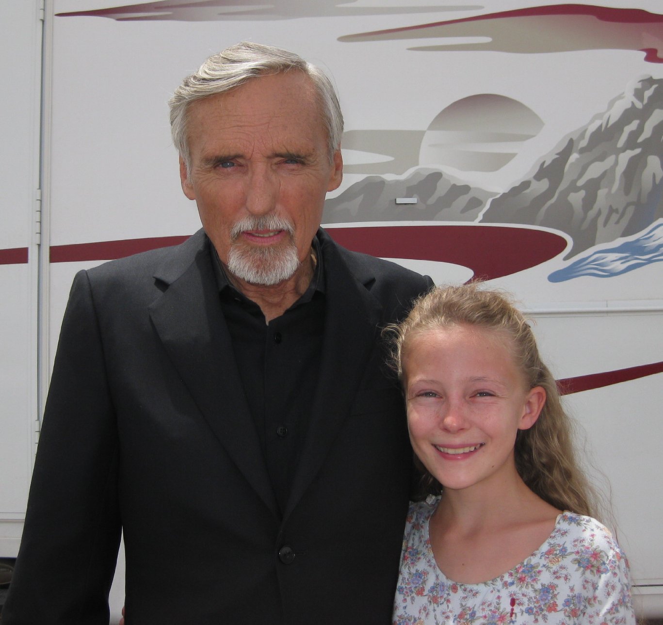 Фото - Mia Stallard: 1367x1289 / 187 Кб