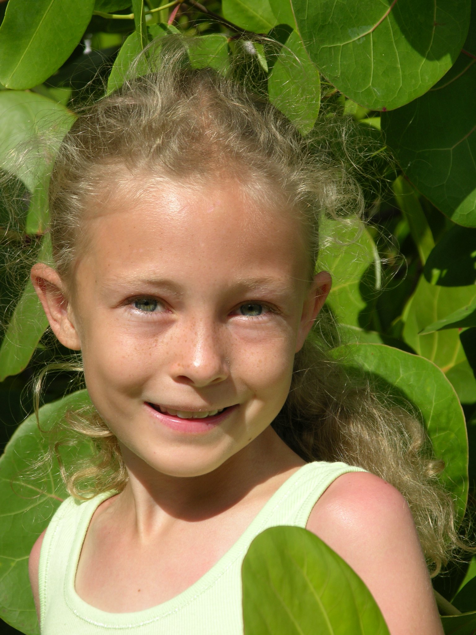 Фото - Mia Stallard: 1536x2048 / 472 Кб