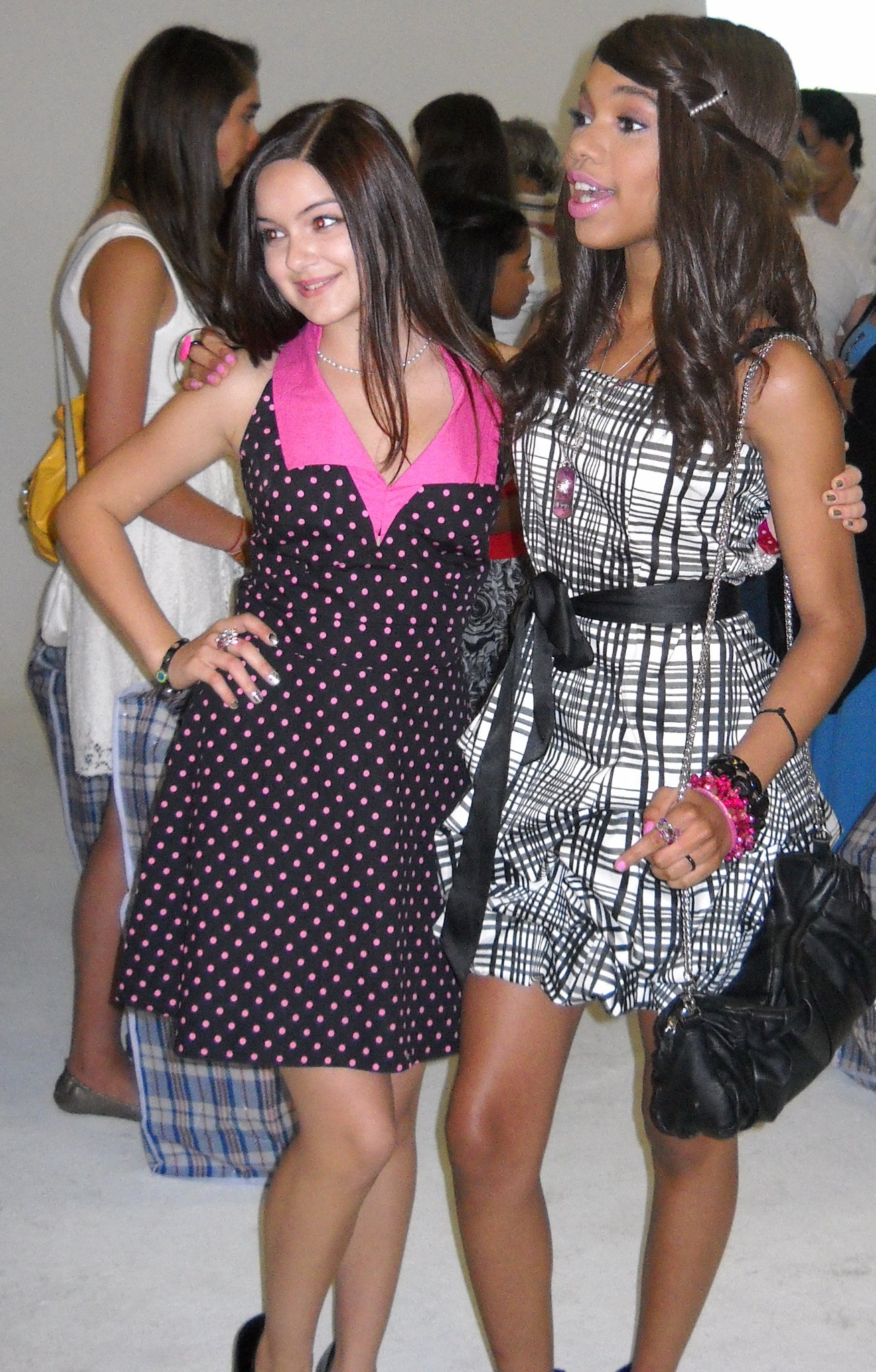 Фото - Тила Данн: 1308x2048 / 593 Кб