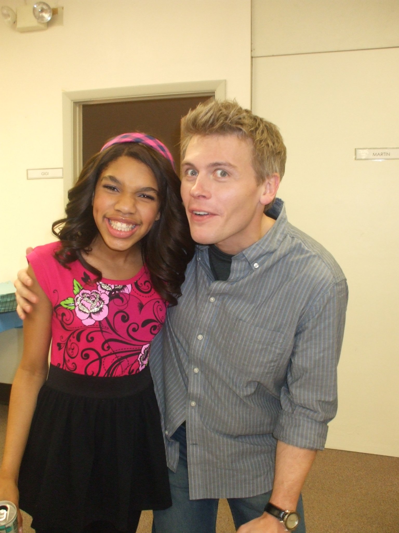 Фото - Тила Данн: 1536x2048 / 362 Кб