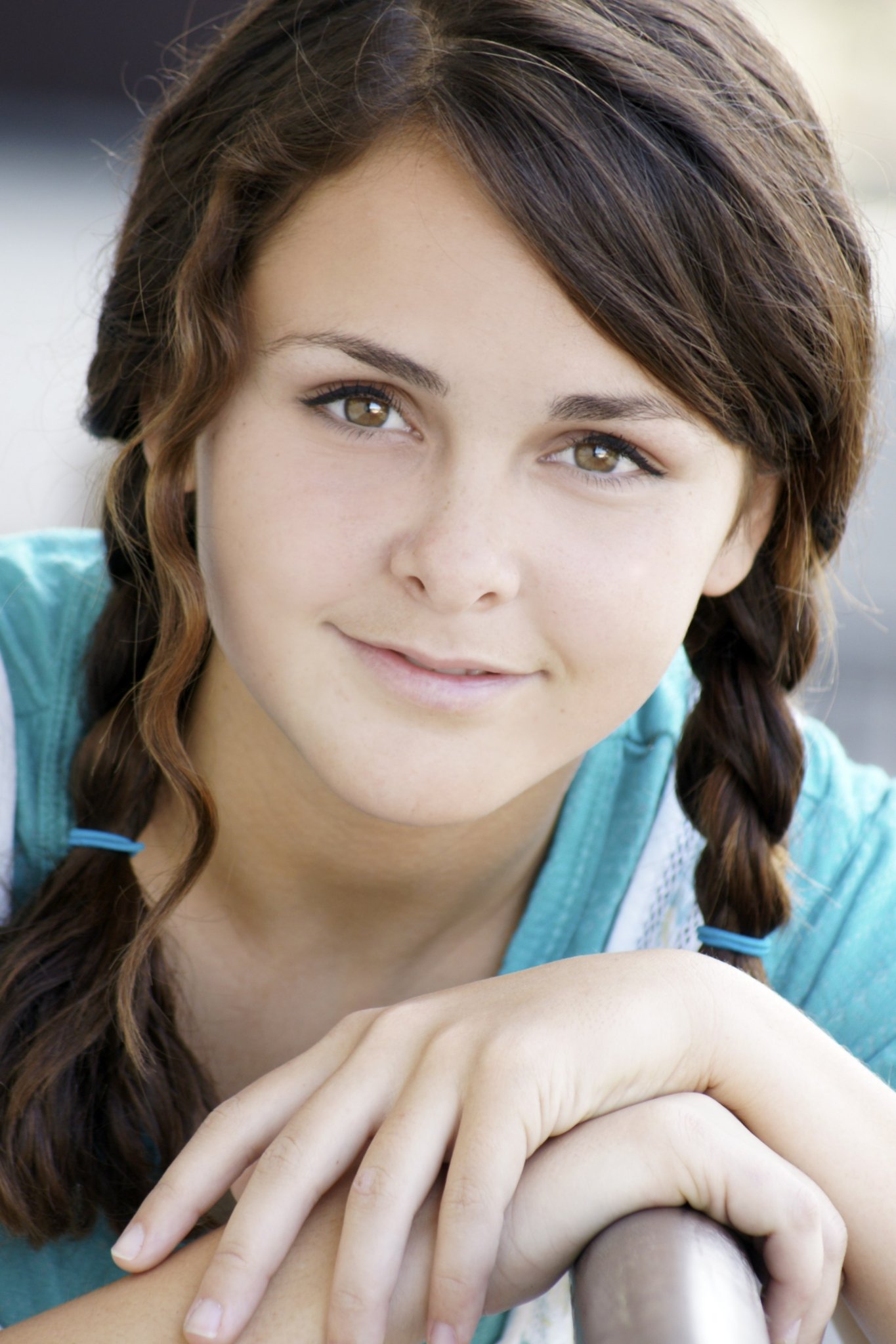 Фото - Brooke Mackenzie: 1365x2048 / 297 Кб