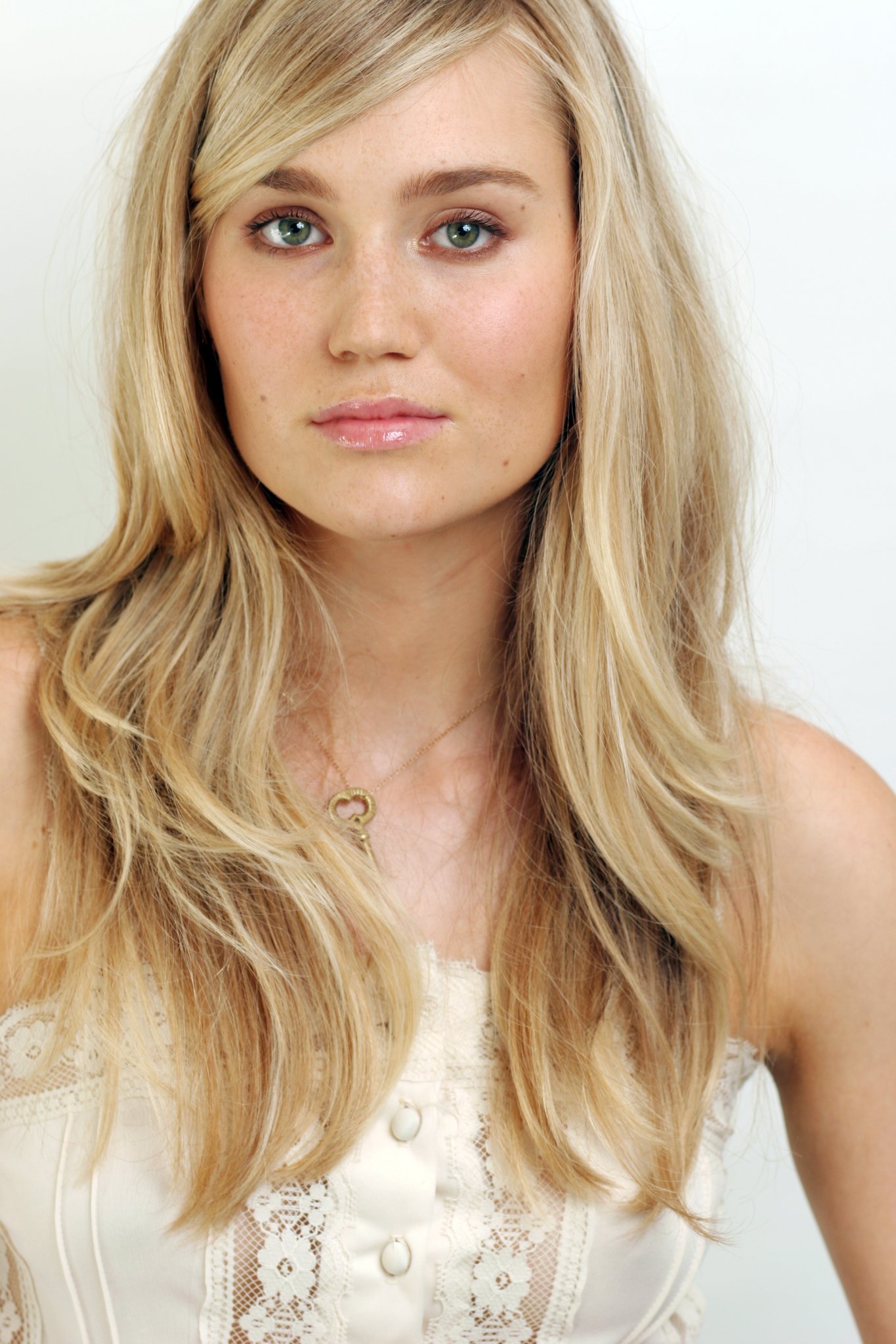 Фото - Нора Киркпатрик: 1365x2048 / 366 Кб