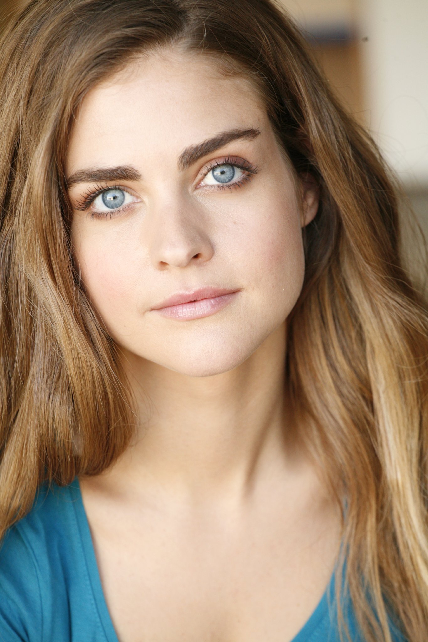 Фото - Shannon Gayle: 1365x2048 / 369 Кб