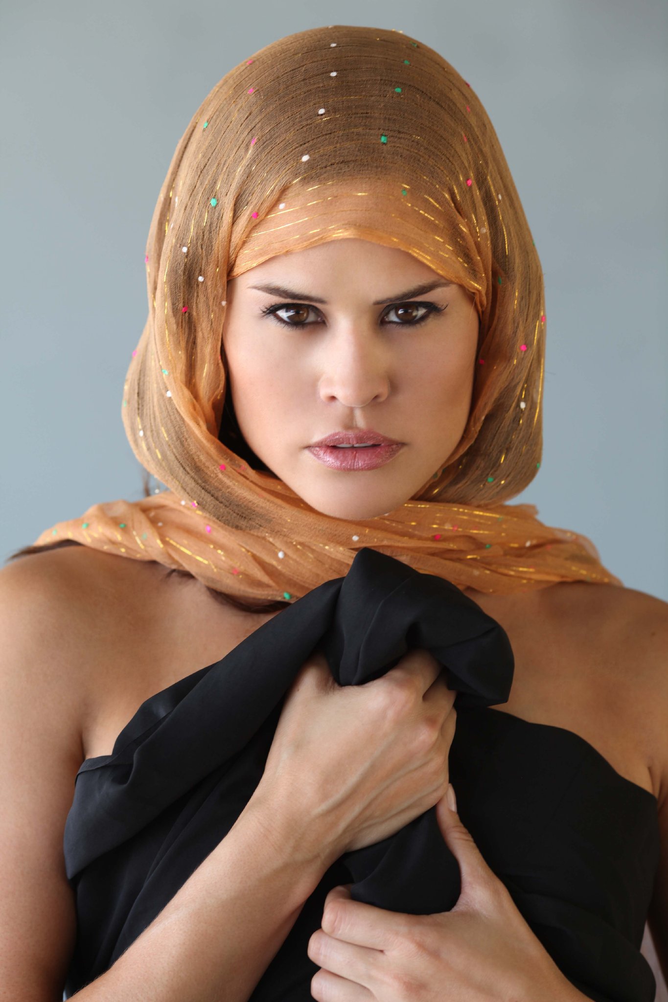 Фото - Noelle Perris: 1365x2048 / 265 Кб