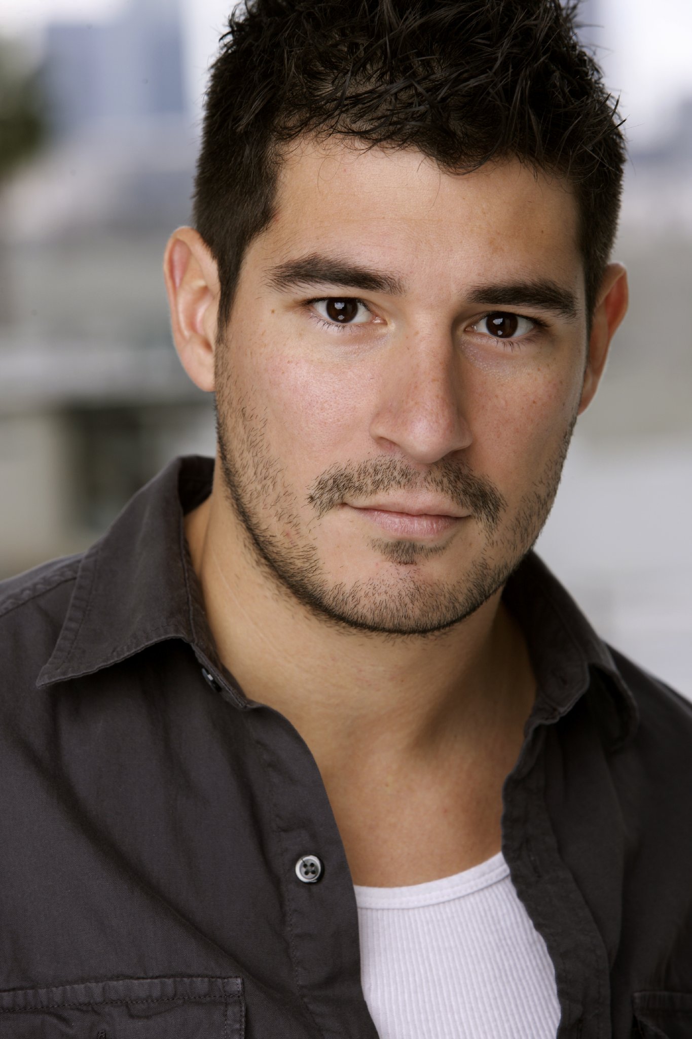 Фото - Derek Alvarado: 1365x2048 / 306 Кб