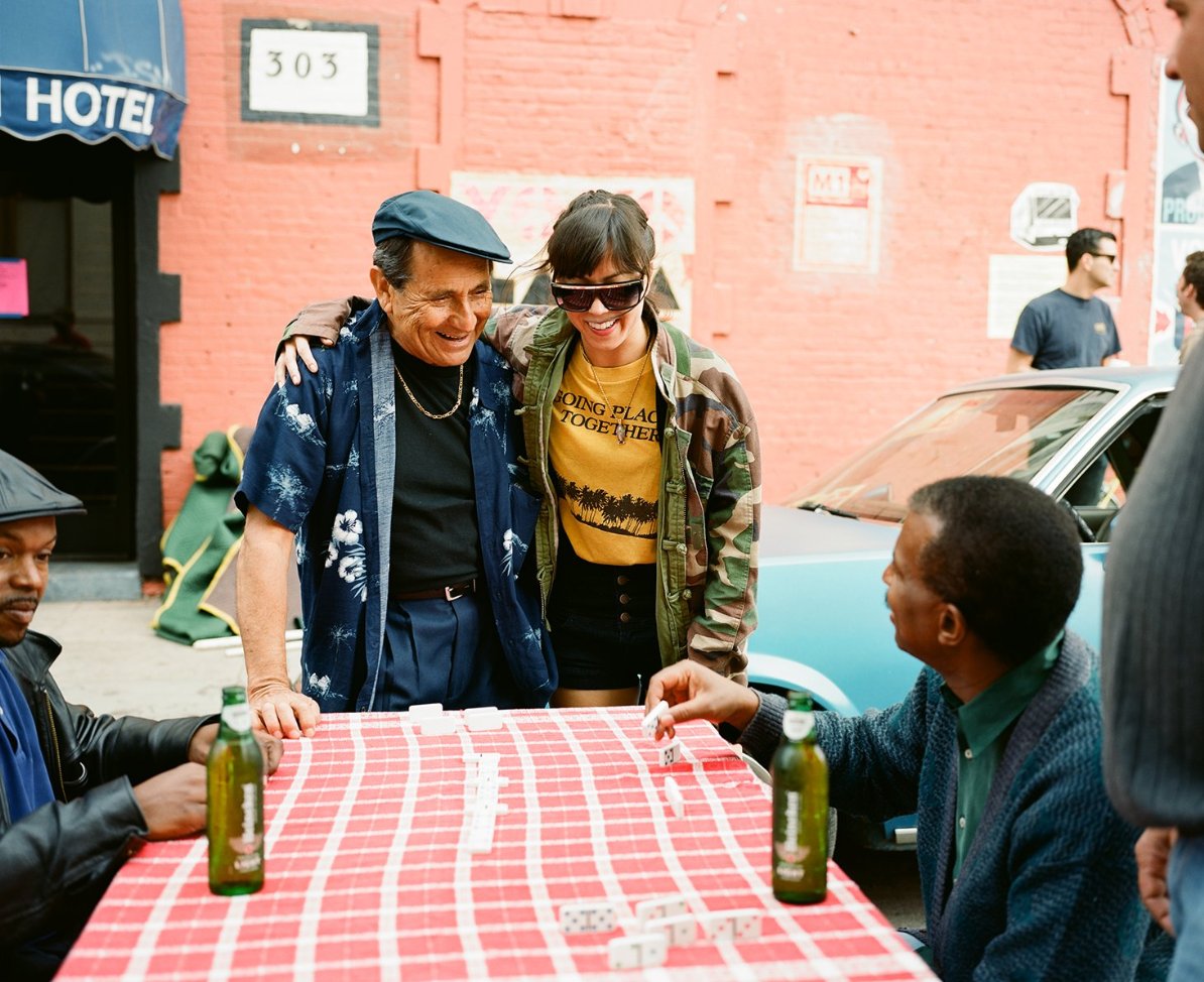 Фото - Katie Malia: 1194x974 / 209 Кб