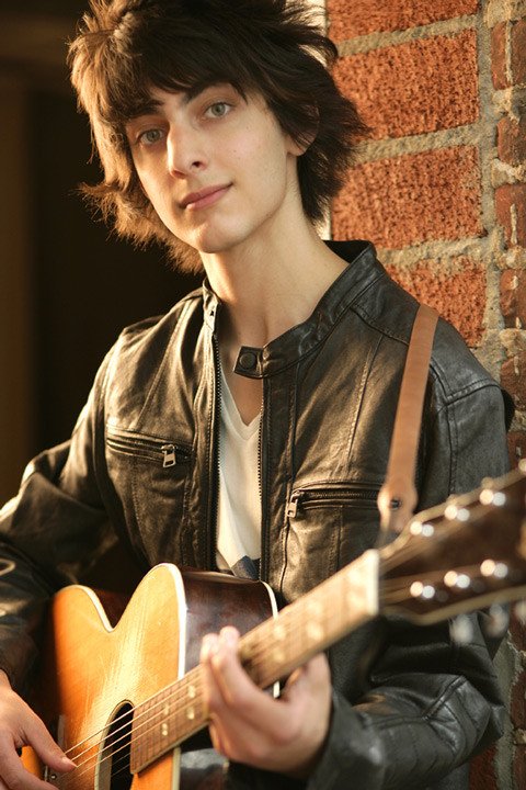 Фото - Zach Page: 480x720 / 90 Кб