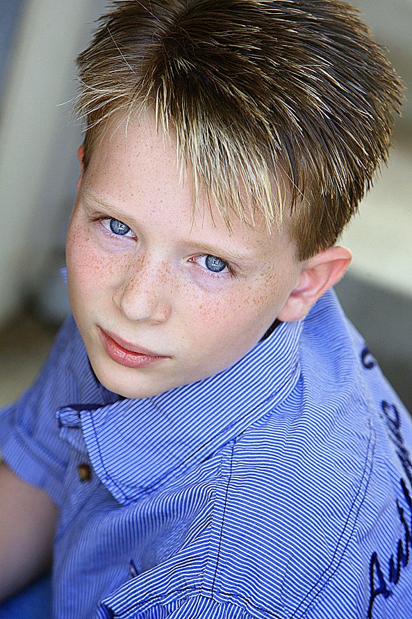 Фото - Хантер Джеймс Маккивер: 593x890 / 197 Кб