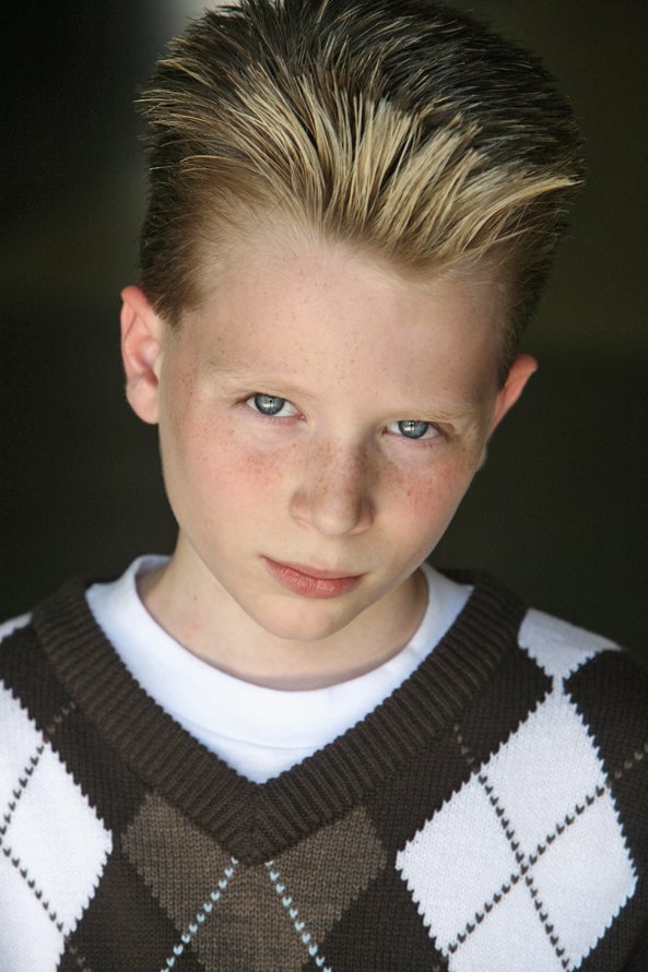 Фото - Хантер Джеймс Маккивер: 593x890 / 88 Кб