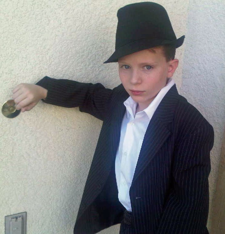 Фото - Хантер Джеймс Маккивер: 736x768 / 80 Кб