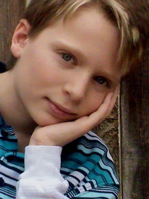 Фото - Хантер Джеймс Маккивер: 480x640 / 64 Кб