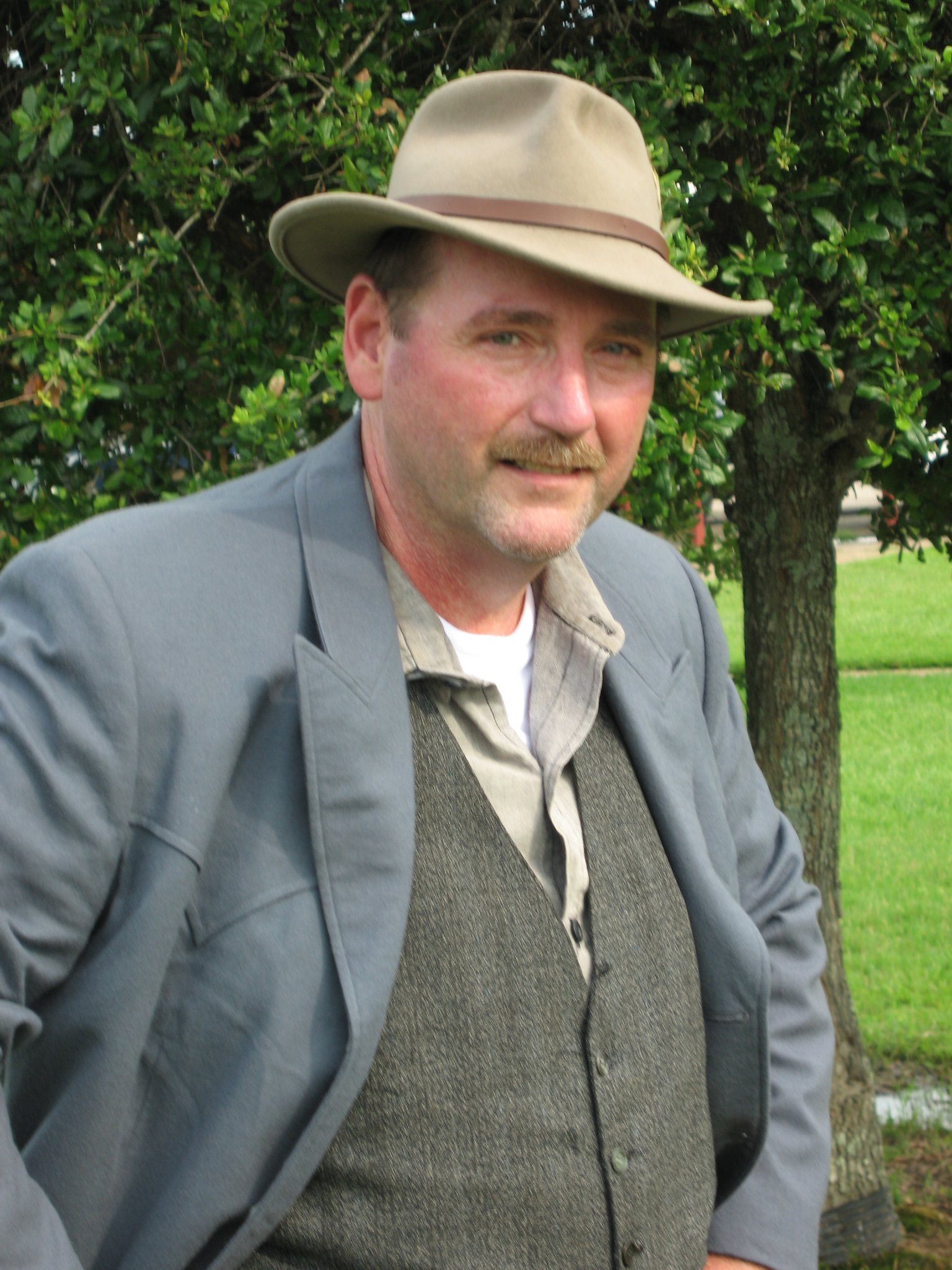 Фото - Майкл «Майк» Аллен: 1536x2048 / 468 Кб