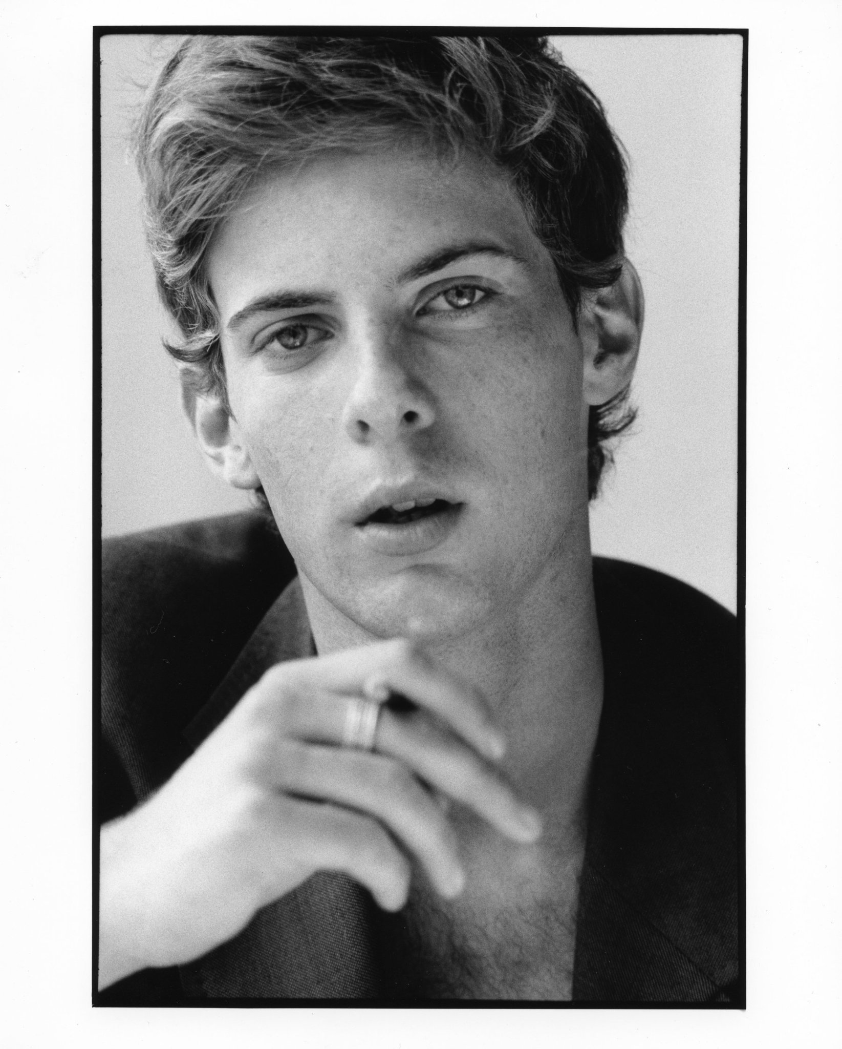 Фото - Люк Тредэвэй: 1645x2048 / 406 Кб