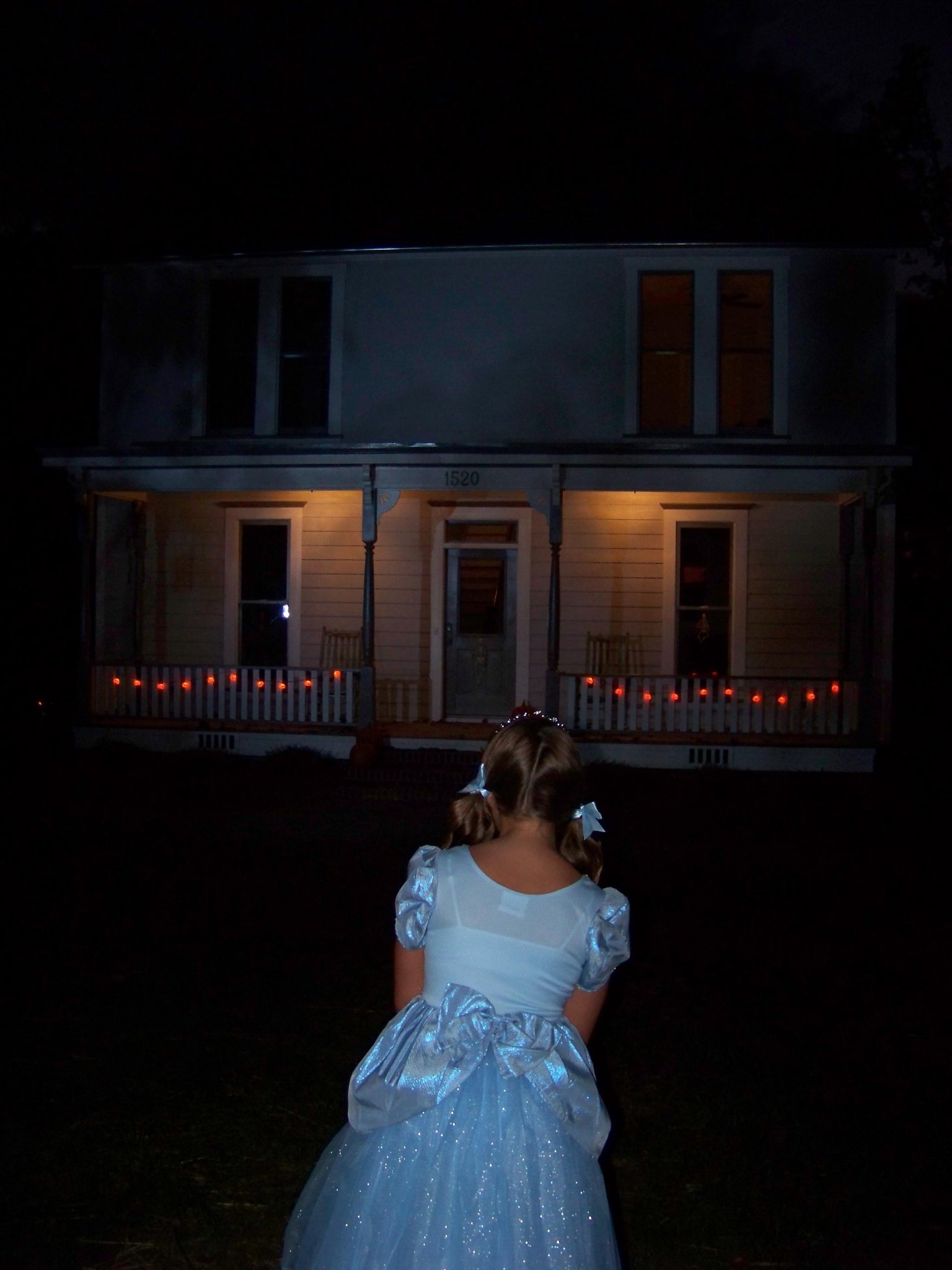 Фото - Тара Николь Азарян: 1536x2048 / 227 Кб