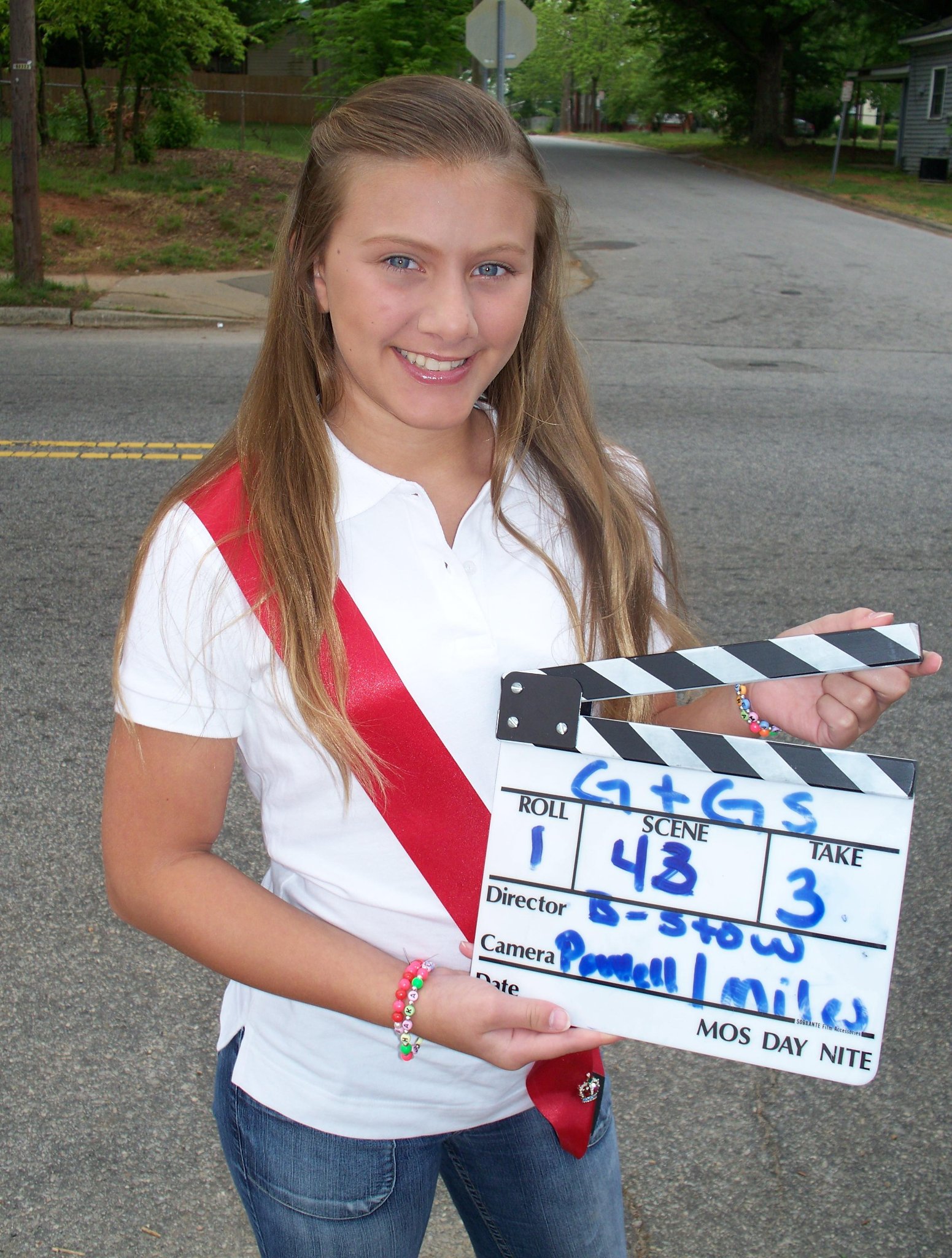 Фото - Тара Николь Азарян: 1551x2048 / 564 Кб