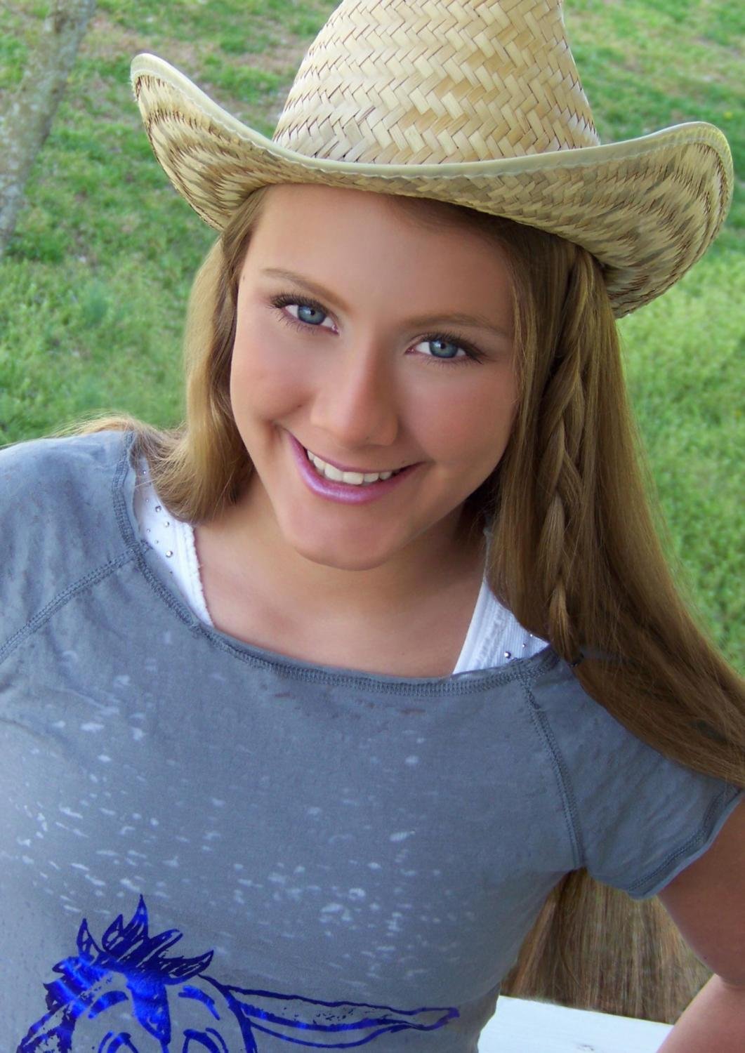 Фото - Тара Николь Азарян: 1061x1500 / 212 Кб