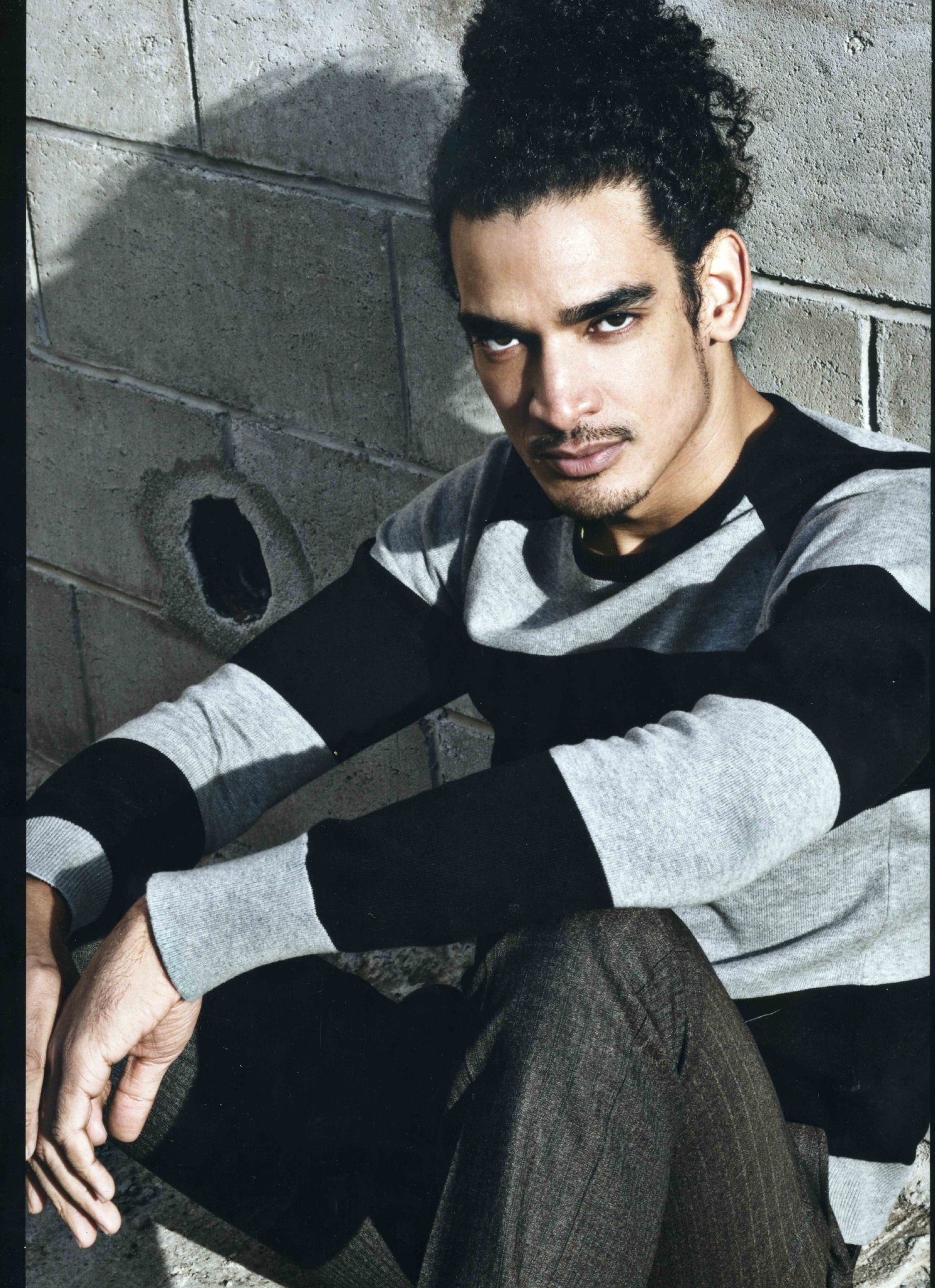 Фото - Hector Lincoln: 1486x2048 / 580 Кб