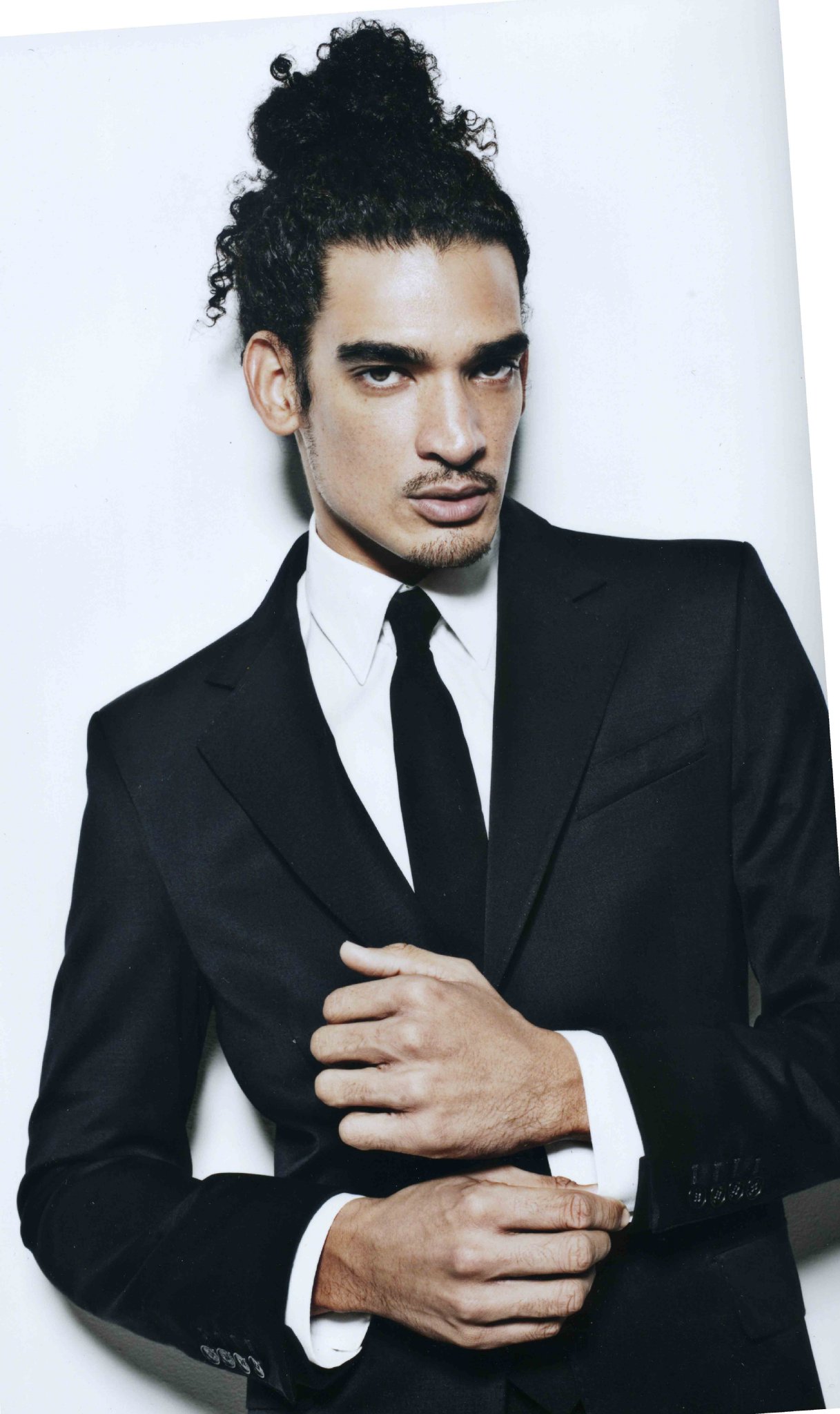 Фото - Hector Lincoln: 1217x2048 / 241 Кб