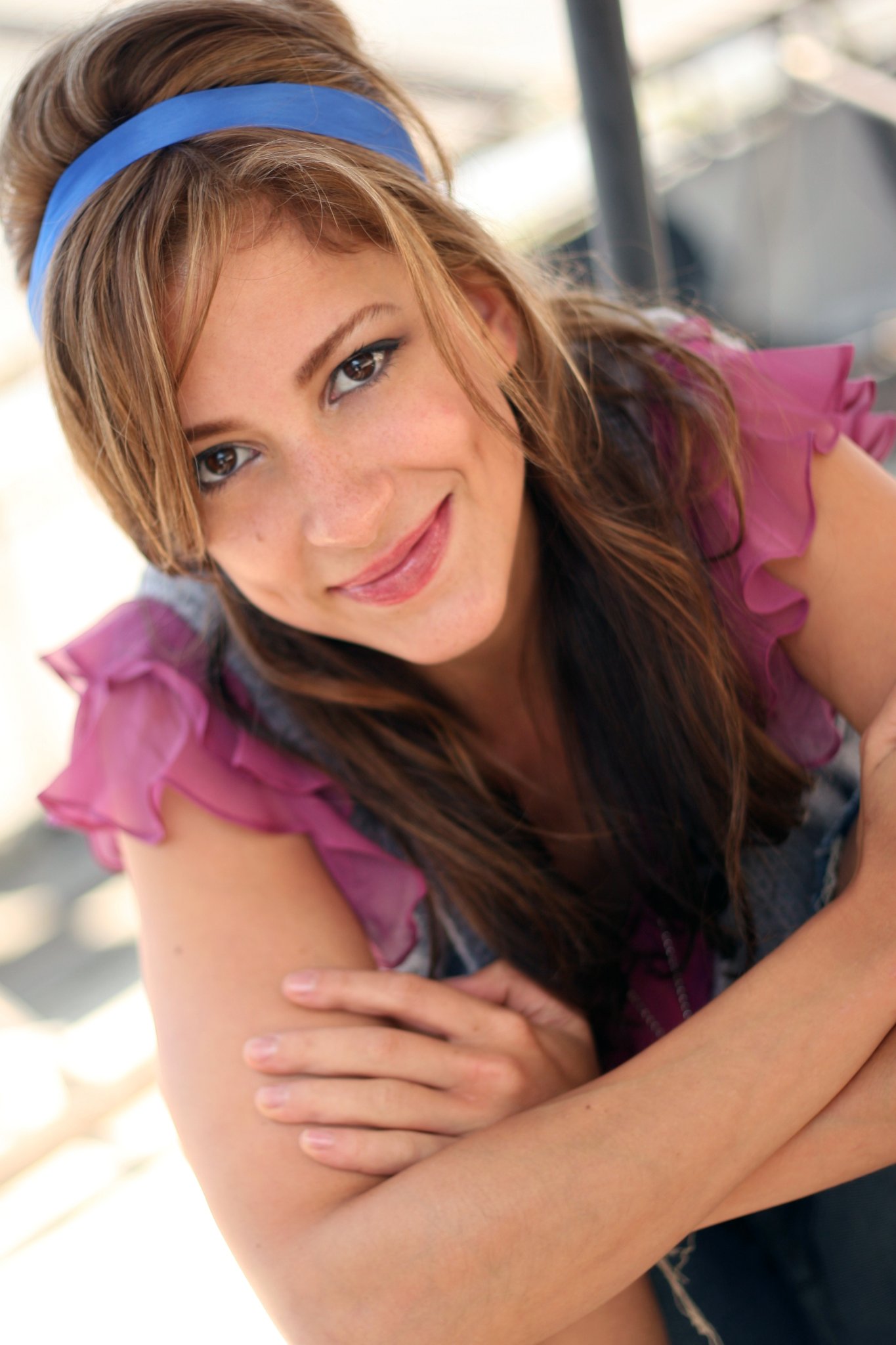 Фото - Anne Girard: 1365x2048 / 244 Кб