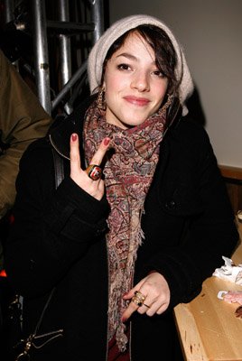 Фото - Оливия Тирлби: 268x400 / 25 Кб