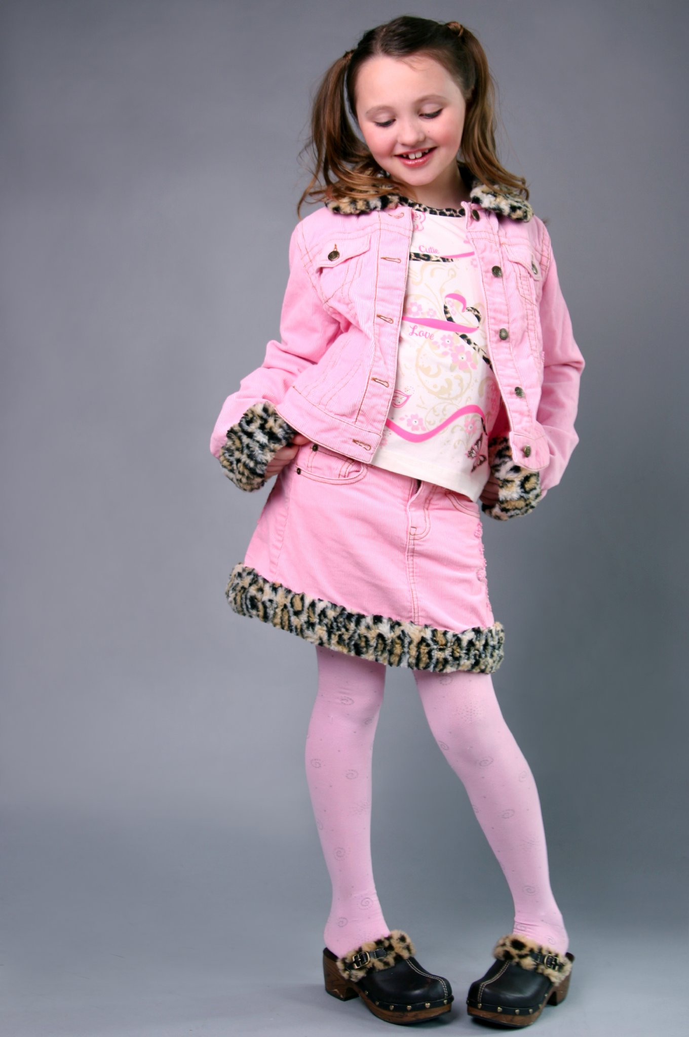 Фото - Abi McKenzie: 1360x2048 / 210 Кб