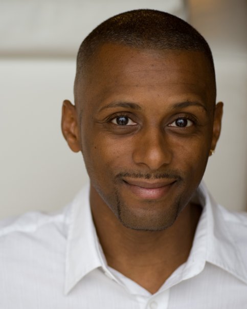 Фото - Stephen Armourae: 483x604 / 30 Кб