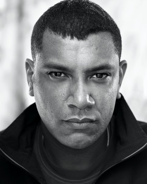 Фото - Stephen Armourae: 483x604 / 46 Кб