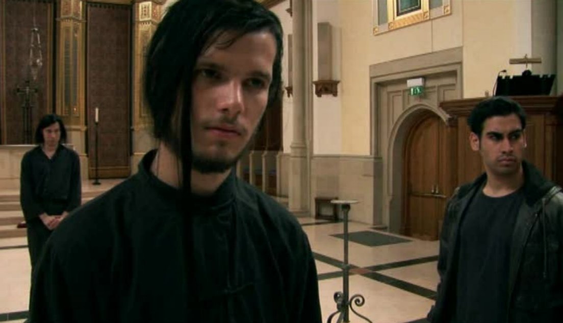 Фото - Stephen Armourae: 1104x633 / 73 Кб