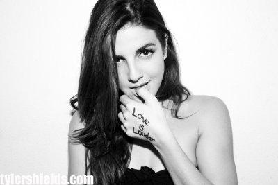 Фото - Электра Авеллан: 400x267 / 16 Кб