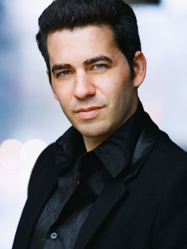 Фото - Ryan Surratt: 751x1000 / 90 Кб