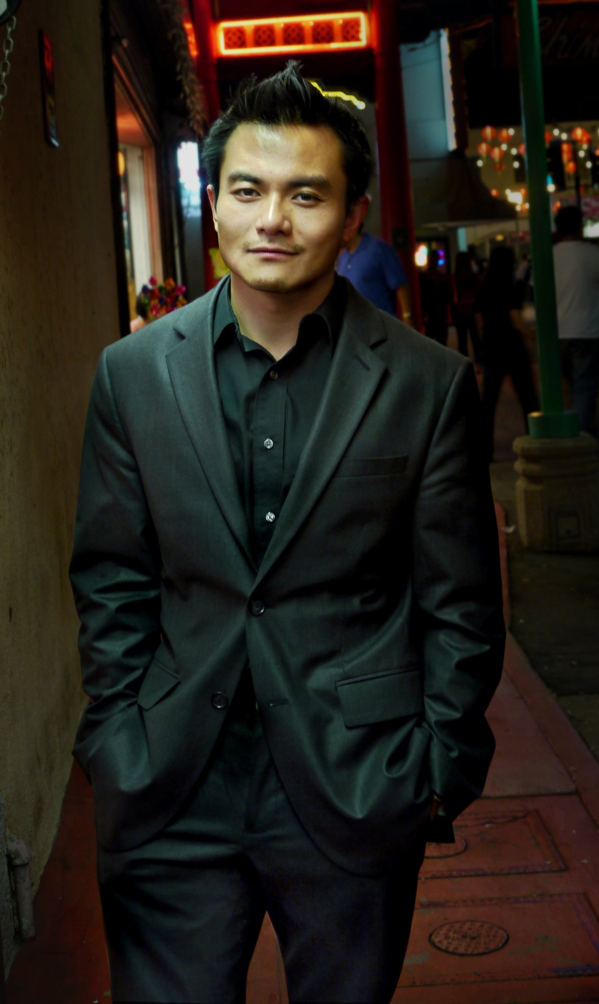 Фото - Adrian Zaw: 1223x2048 / 218 Кб