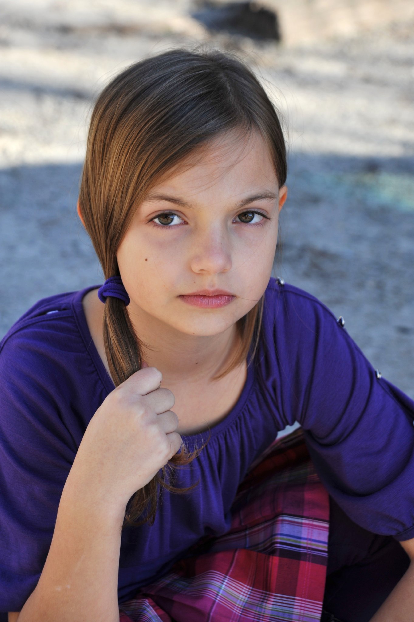 Фото - Mia Clarke: 1363x2048 / 292 Кб