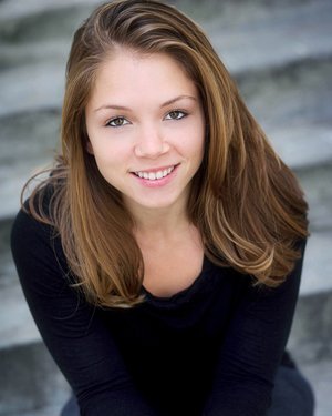 Фото - Julia Garro: 300x375 / 21 Кб