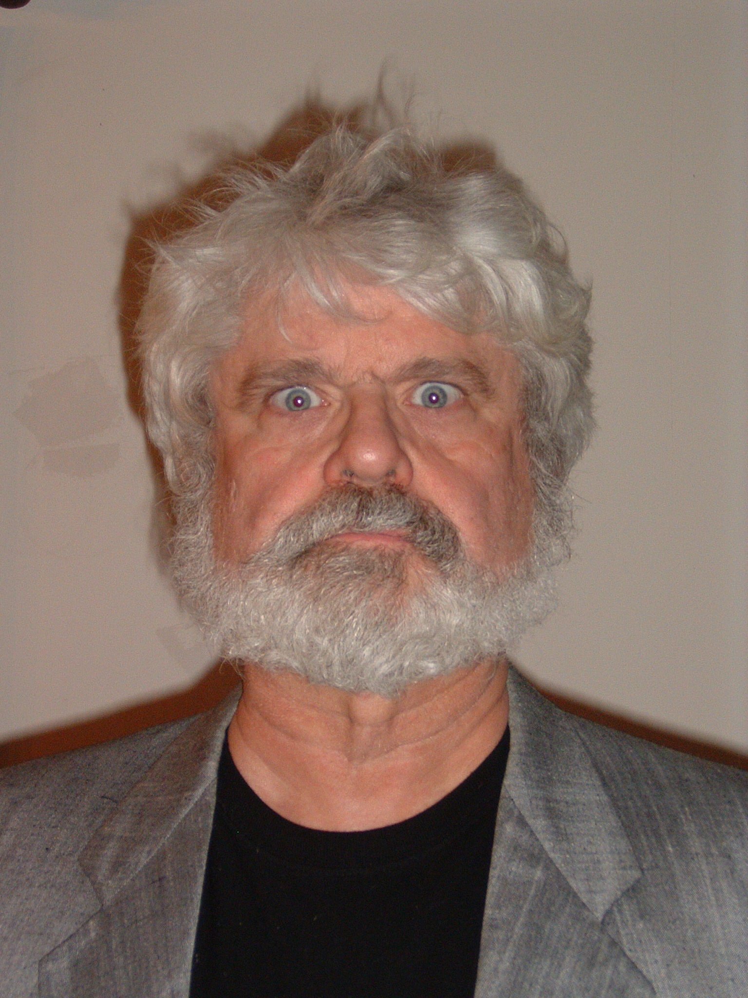 Фото - Логан Фрай: 1536x2048 / 474 Кб