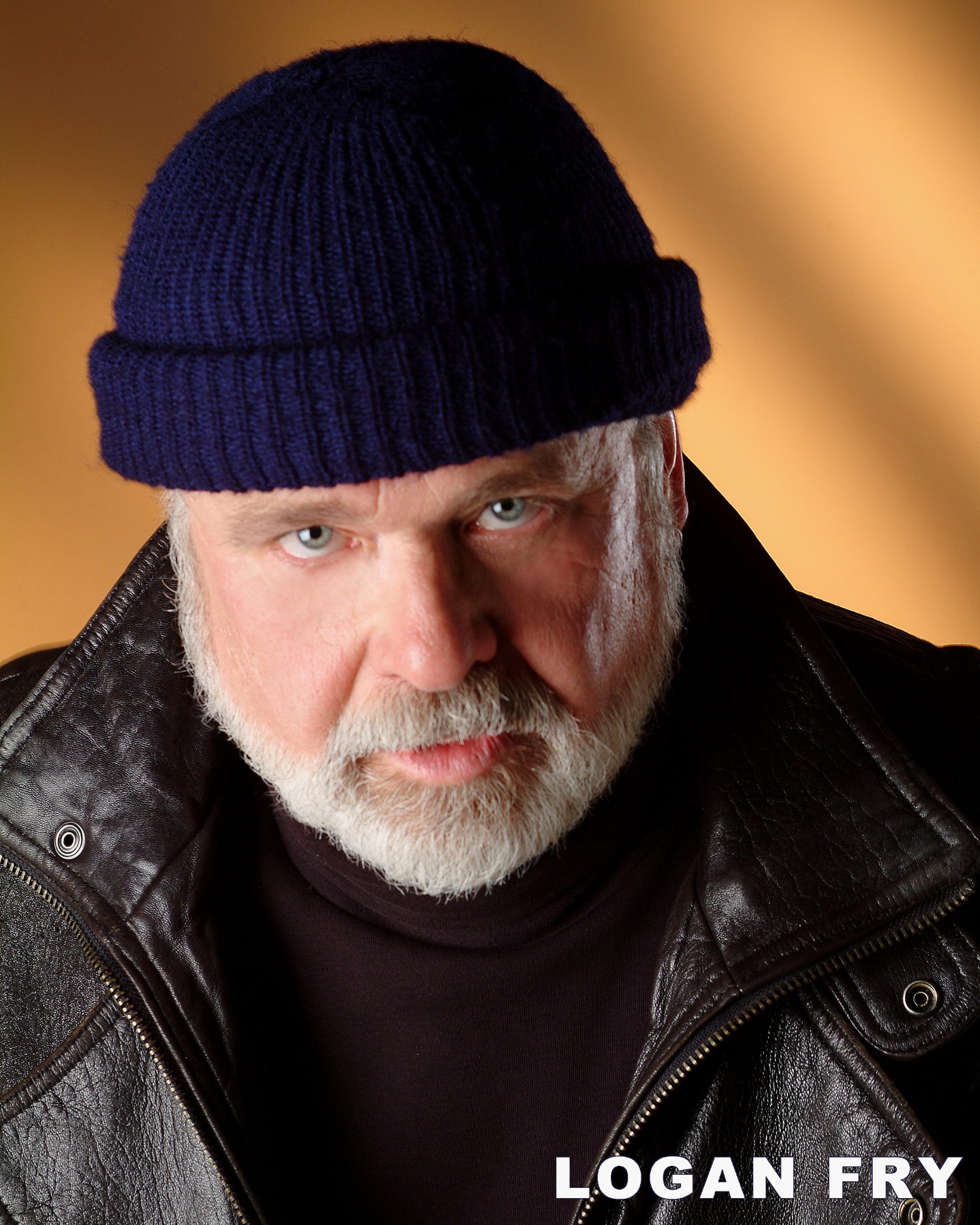 Фото - Логан Фрай: 1638x2048 / 567 Кб