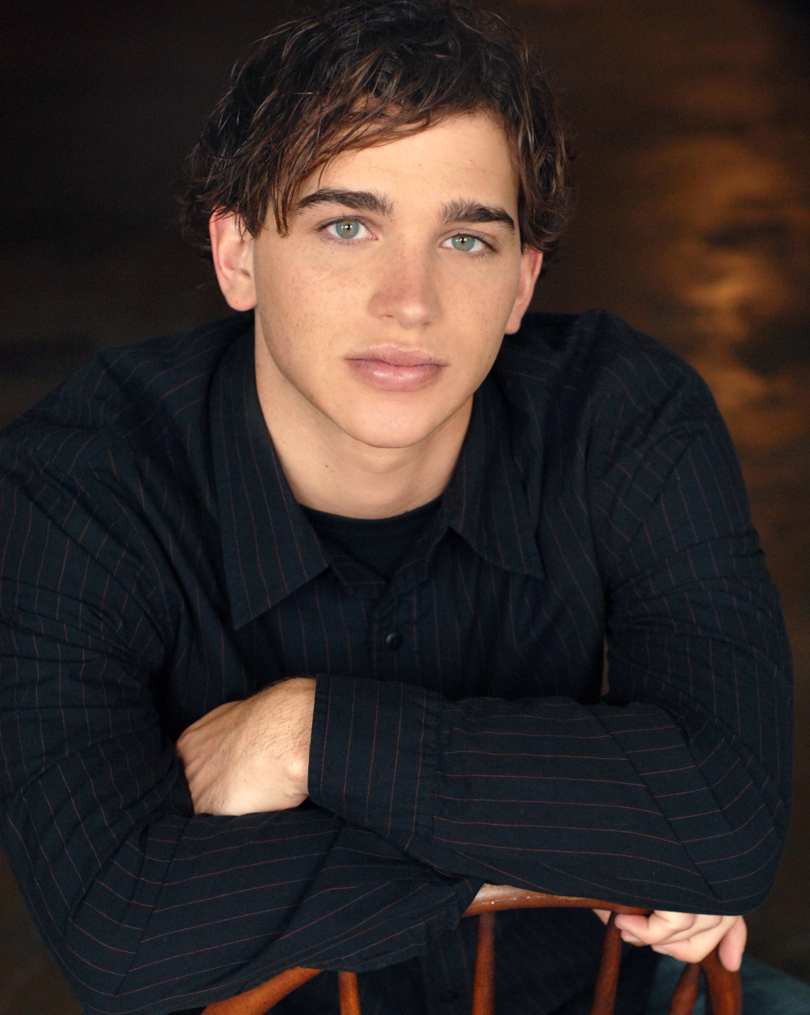 Фото - Патрик Сибис: 1634x2048 / 387 Кб