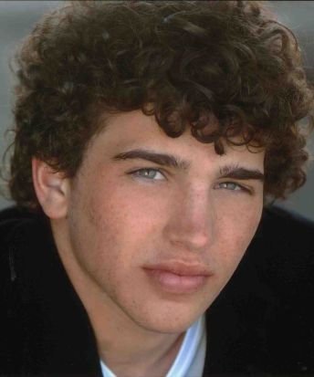 Фото - Патрик Сибис: 344x413 / 20 Кб