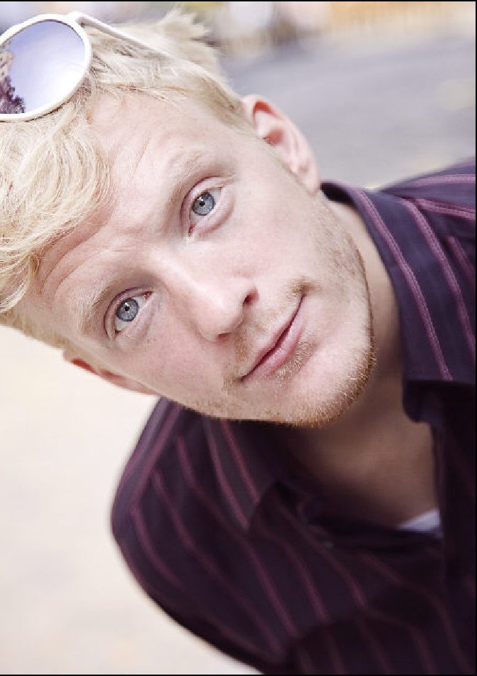 Фото - Мартин Сваби: 672x951 / 85 Кб