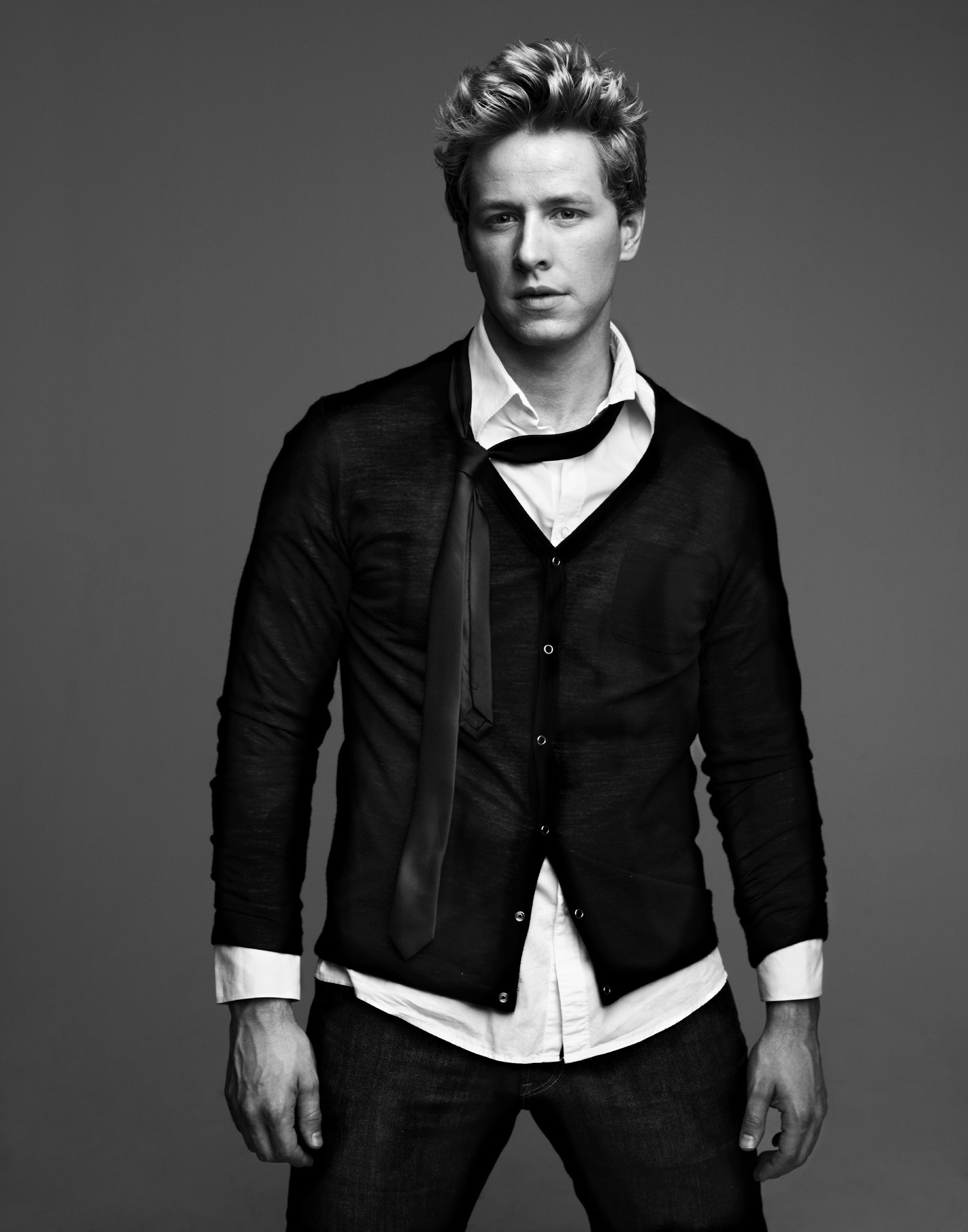 Фото - Джошуа Даллас: 1609x2048 / 257 Кб