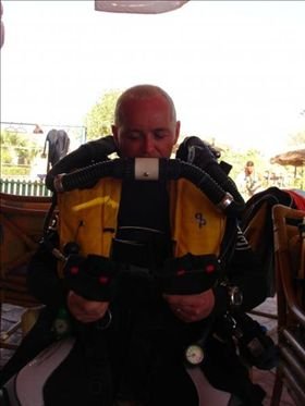 Фото - Johnny Lynch: 280x373 / 17 Кб