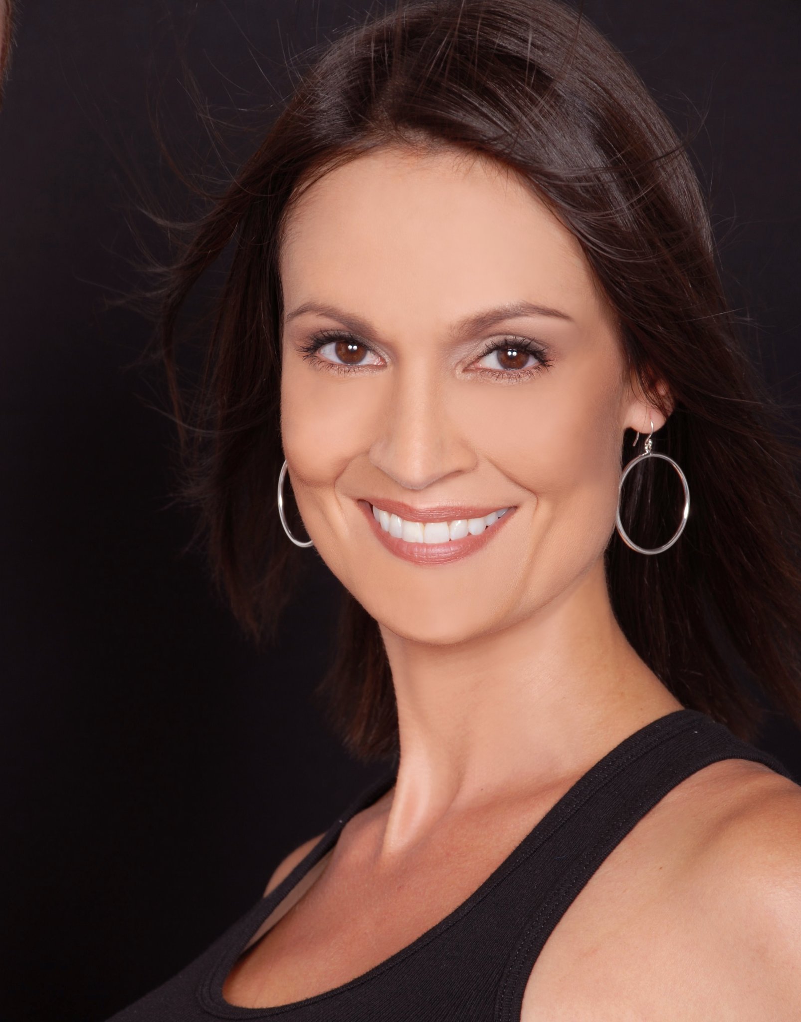 Фото - Julia Frisoli: 1606x2048 / 290 Кб