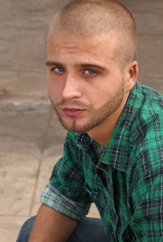 Фото - Tommy Kijas: 325x480 / 31 Кб