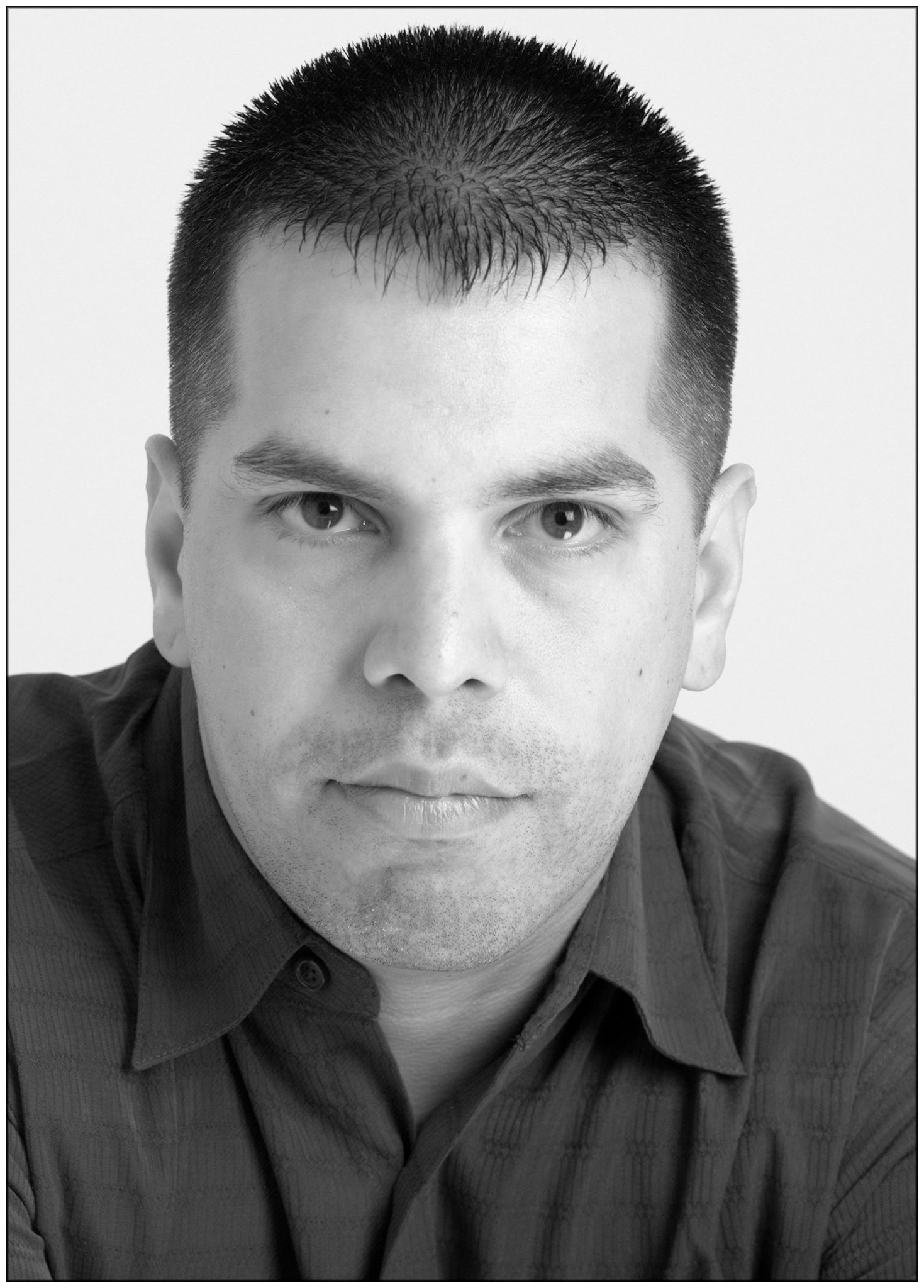 Фото - Pablo D. Flores: 1469x2048 / 367 Кб